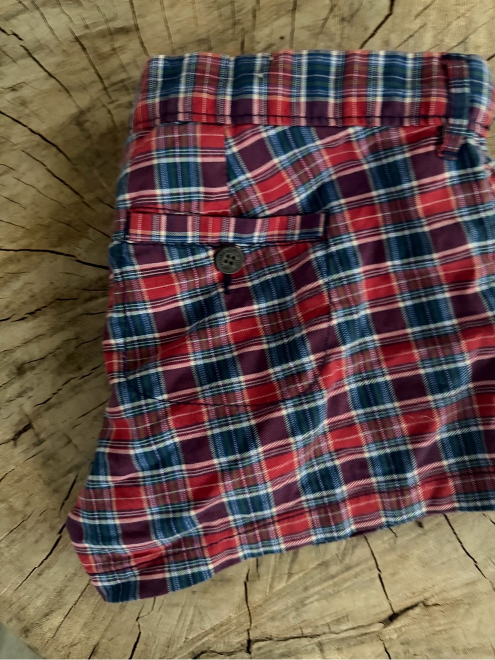 Abercrombie & Fitch Red Plaid Women’s Shorts - Picture 2 of 3